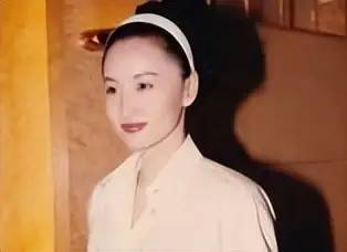 她被称为“香港第一情妇”!迷倒张艺谋,插足婚姻被富豪妻子暴打